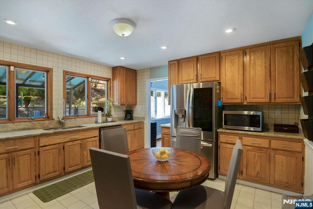 52 Molinari Drive, Wanaque, NJ, 07465