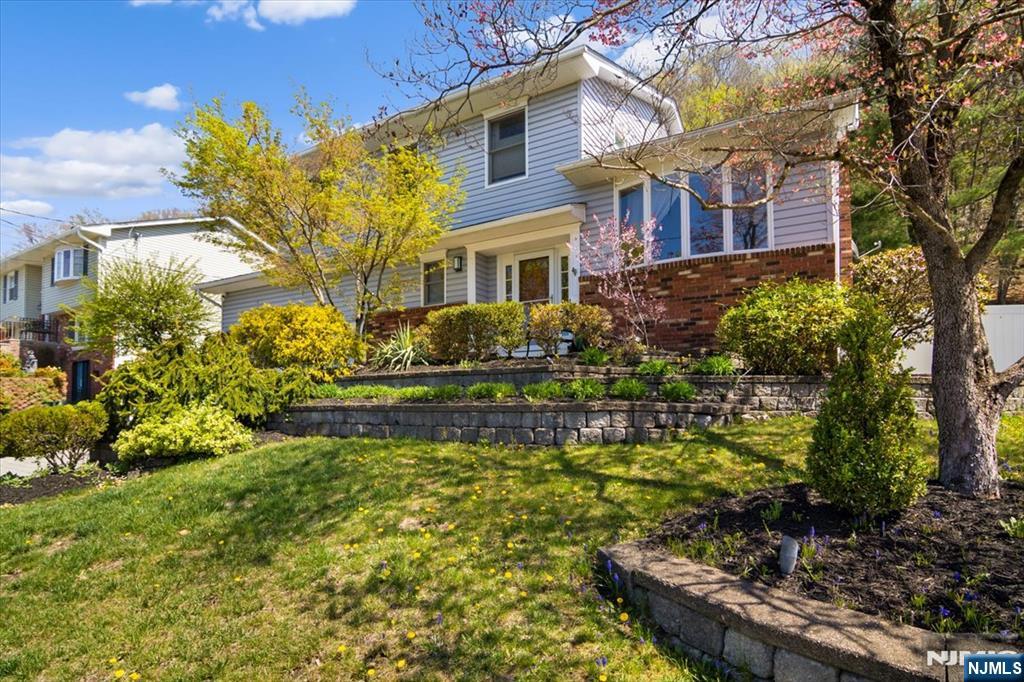 52 Molinari Drive, Wanaque, NJ, 07465