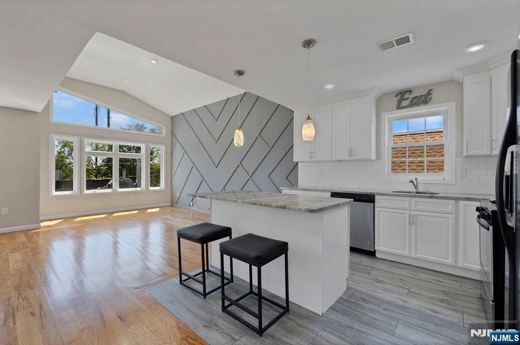 111 Pennington St, Newark City, NJ, 07105-1010