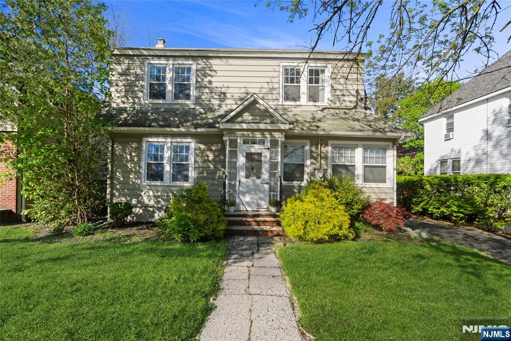 59 W Passaic St, Maywood, NJ 07607