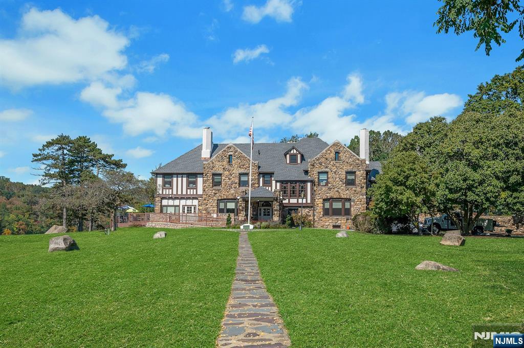 229 White Meadow Road