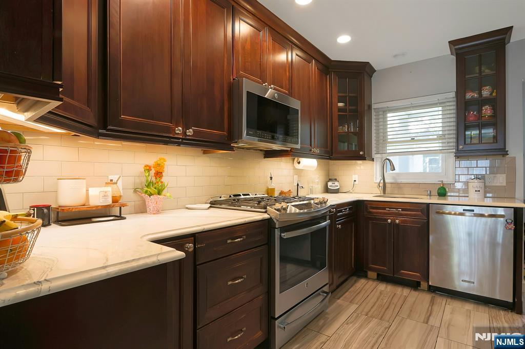 54 Chestnut Avenue, Park Ridge, NJ, 07656