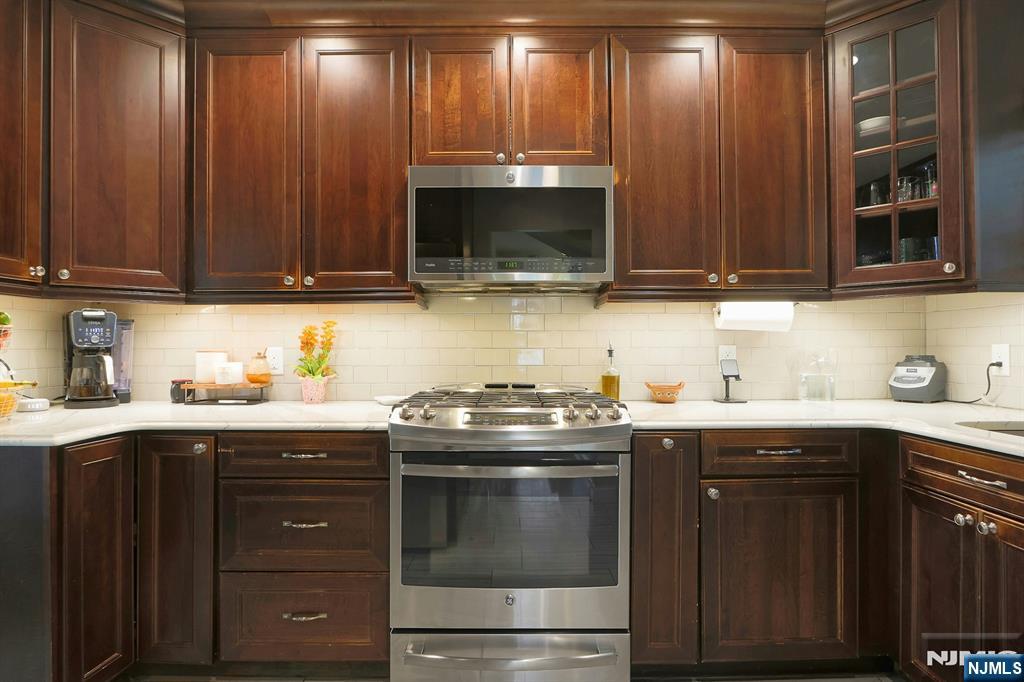 54 Chestnut Avenue, Park Ridge, NJ, 07656