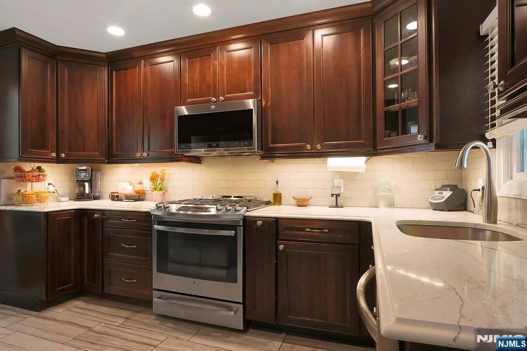 54 Chestnut Avenue, Park Ridge, NJ, 07656