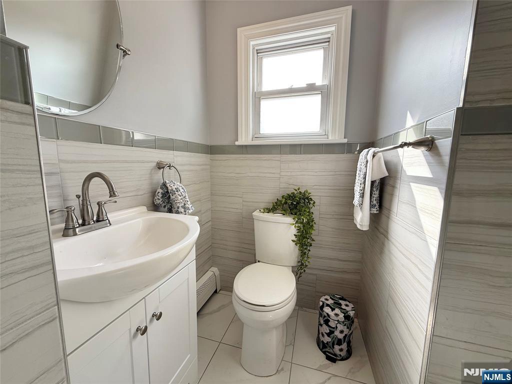 54 Chestnut Avenue, Park Ridge, NJ, 07656