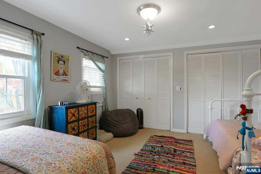 54 Chestnut Avenue, Park Ridge, NJ, 07656