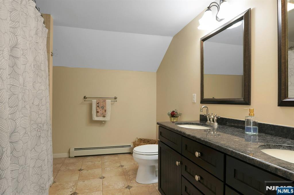 54 Chestnut Avenue, Park Ridge, NJ, 07656