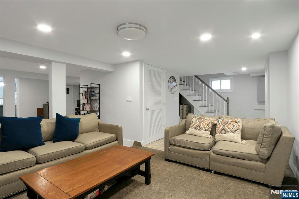 54 Chestnut Avenue, Park Ridge, NJ, 07656