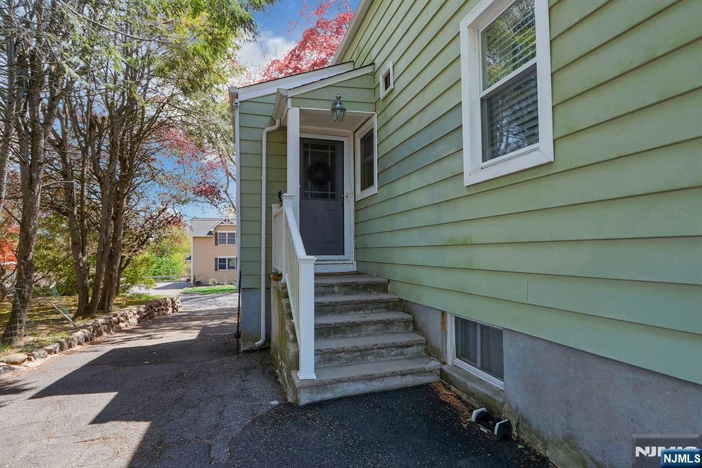 54 Chestnut Avenue, Park Ridge, NJ, 07656