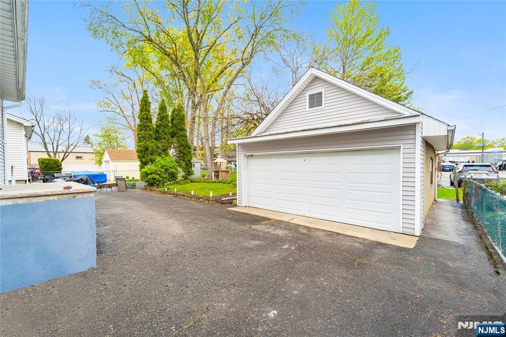 46 Chamberlain Avenue - Photo 3