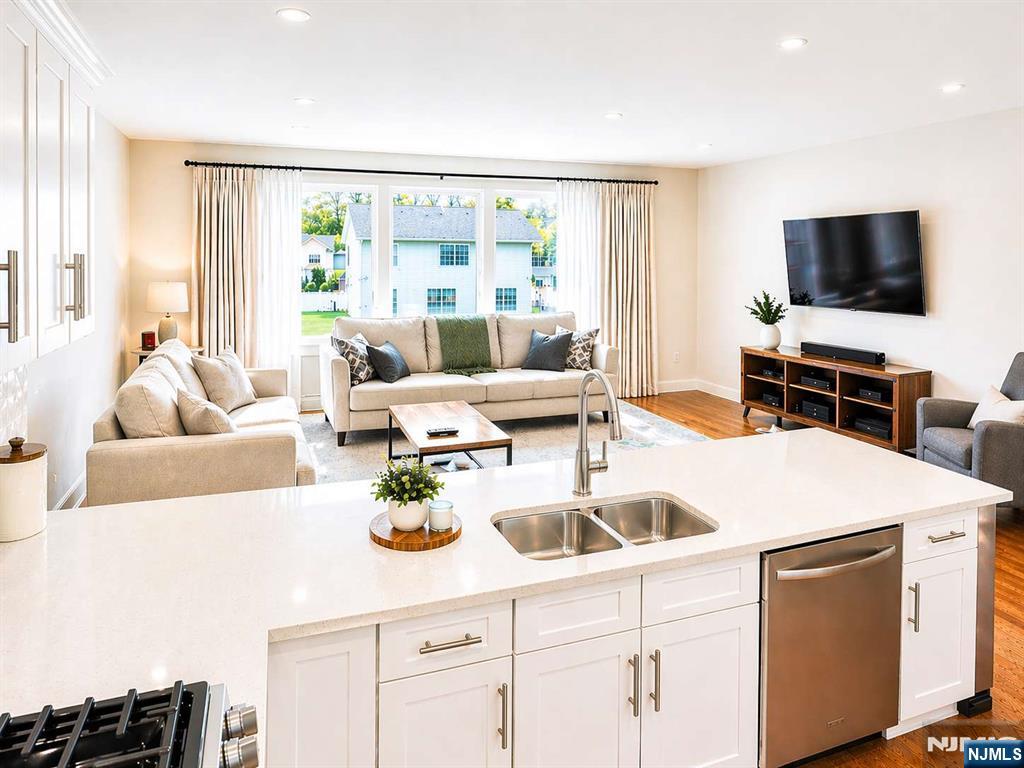 21 Market, Edison, NJ, 08817