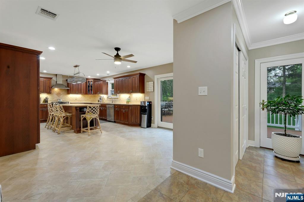 81 Chestnut Street, Allendale, NJ, 07401