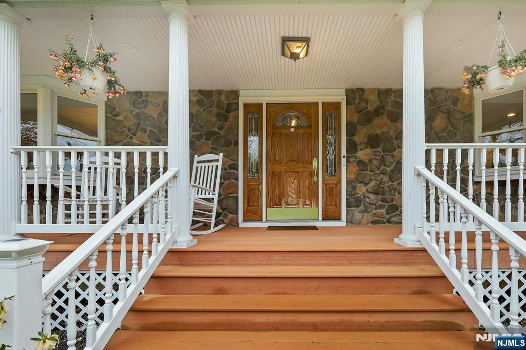 81 Chestnut Street, Allendale, NJ, 07401