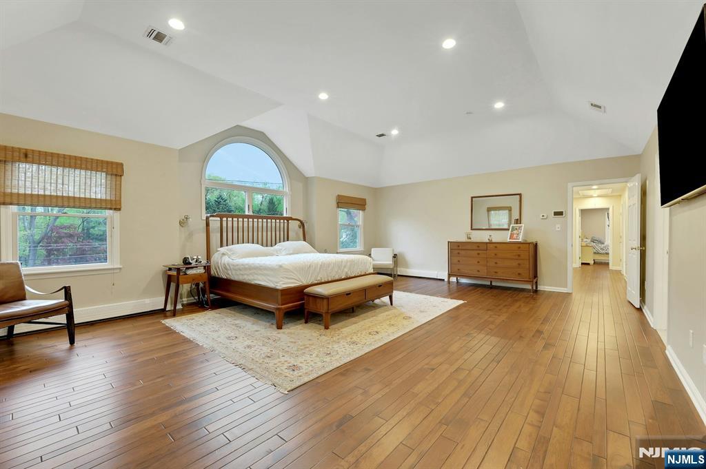 81 Chestnut Street, Allendale, NJ, 07401