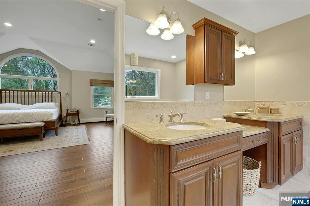 81 Chestnut Street, Allendale, NJ, 07401