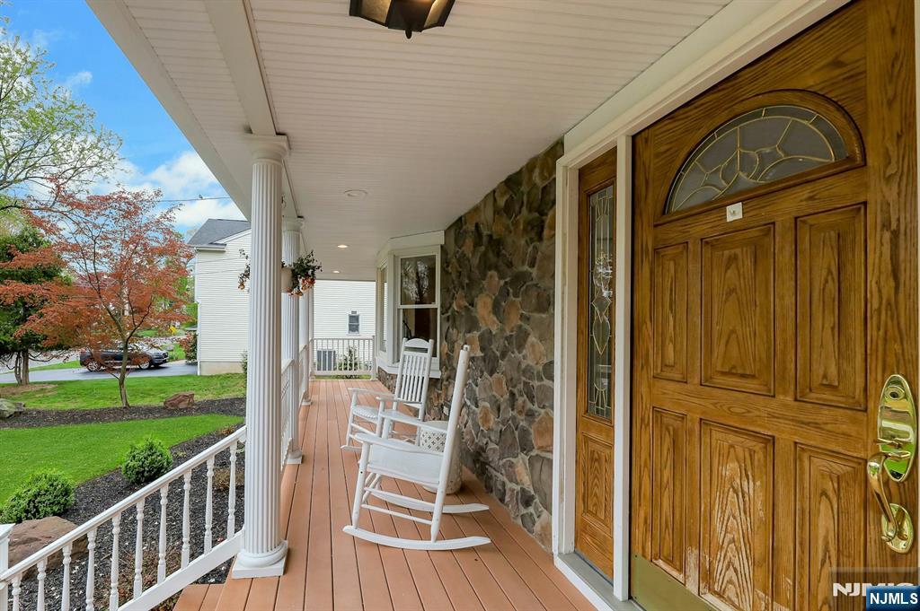 81 Chestnut Street, Allendale, NJ, 07401