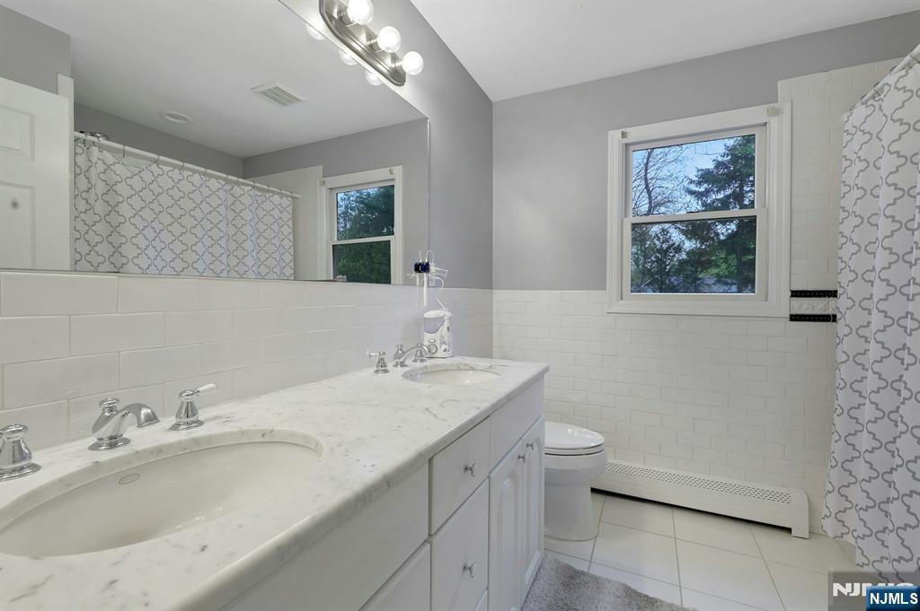 81 Chestnut Street, Allendale, NJ, 07401