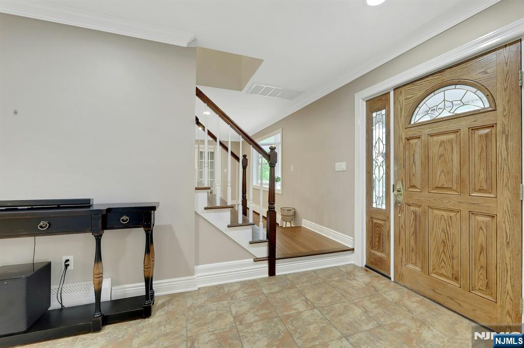 81 Chestnut Street, Allendale, NJ, 07401