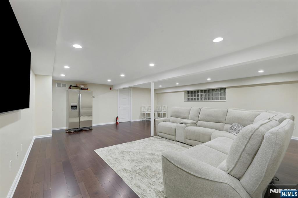 81 Chestnut Street, Allendale, NJ, 07401