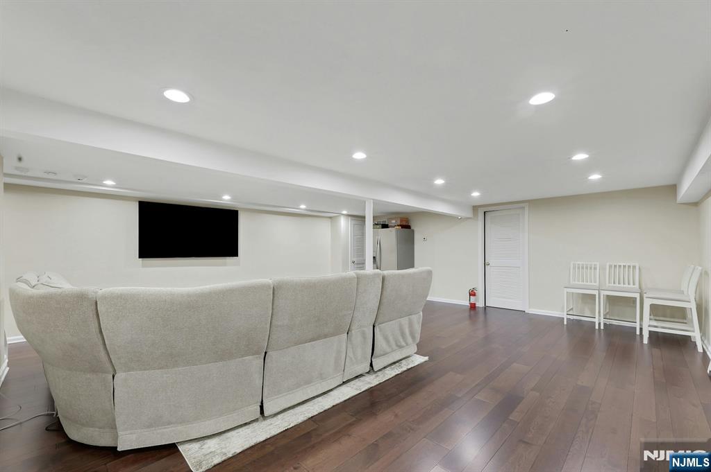 81 Chestnut Street, Allendale, NJ, 07401