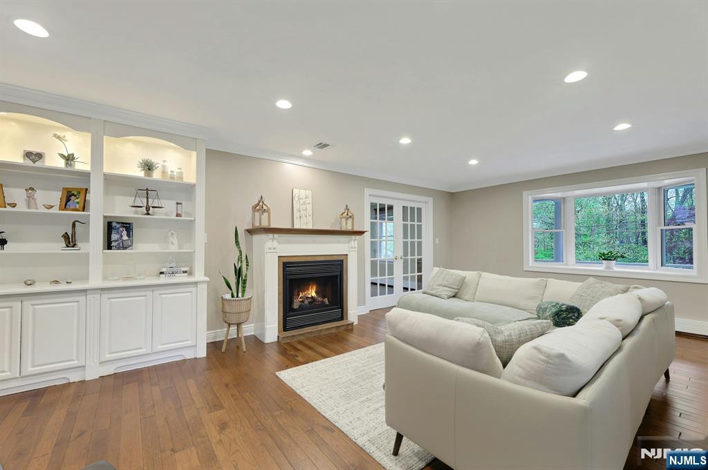 81 Chestnut Street, Allendale, NJ, 07401