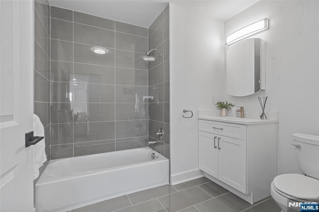 2601 Jane Street 401 - Photo 5