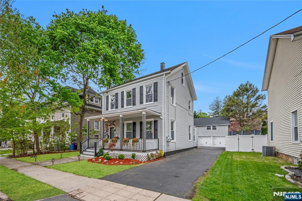 23 Maple Street - Photo 2