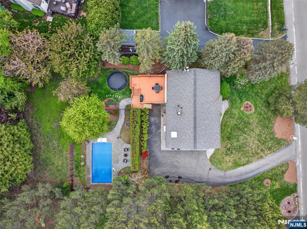 307 E Crescent Avenue