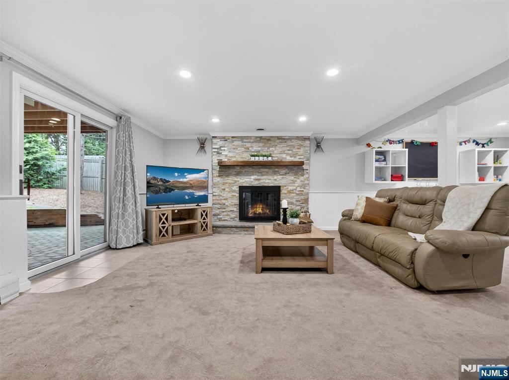 307 E Crescent Avenue