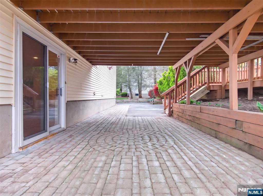 307 Crescent Avenue — photo 28