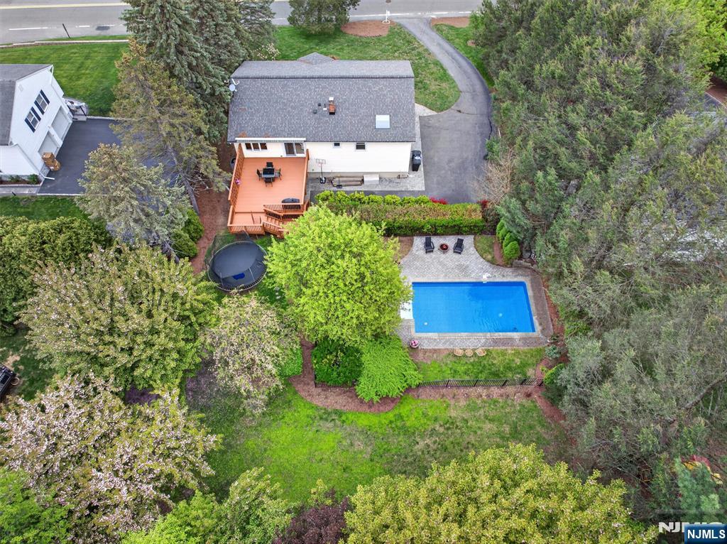 307 E Crescent Avenue