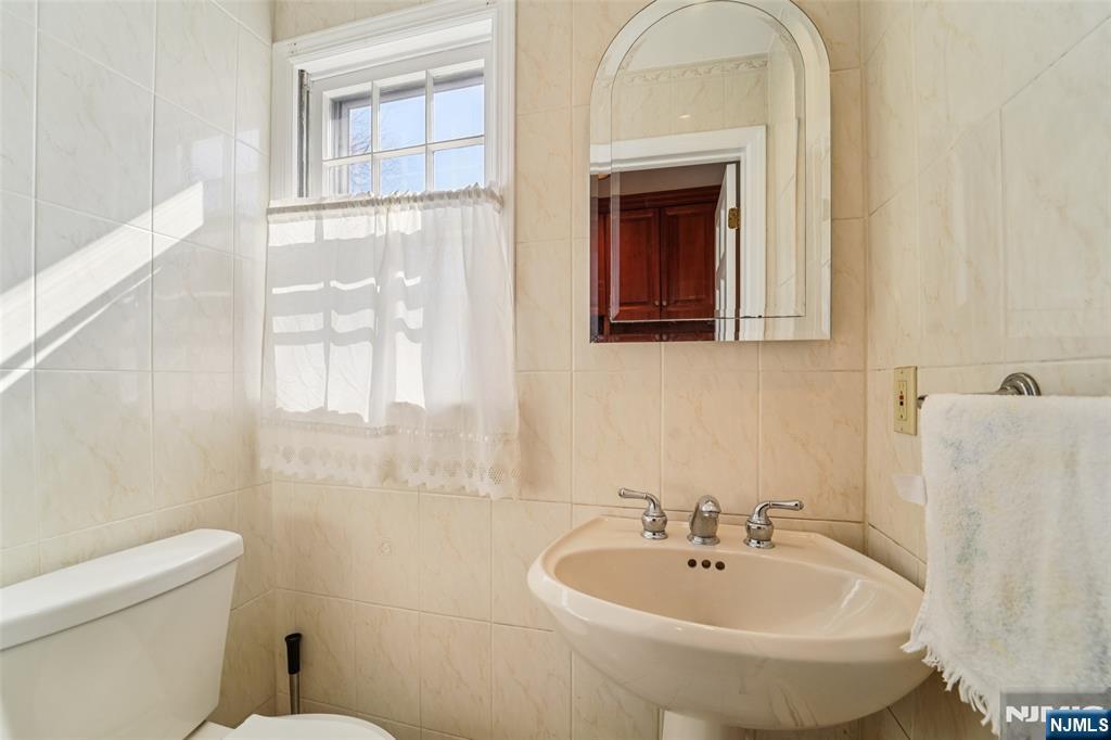 657 Lincoln Avenue — photo 16