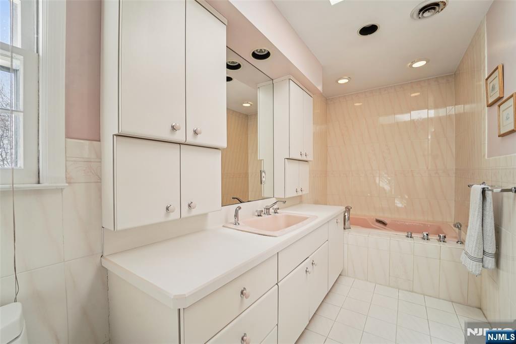 657 Lincoln Avenue — photo 20