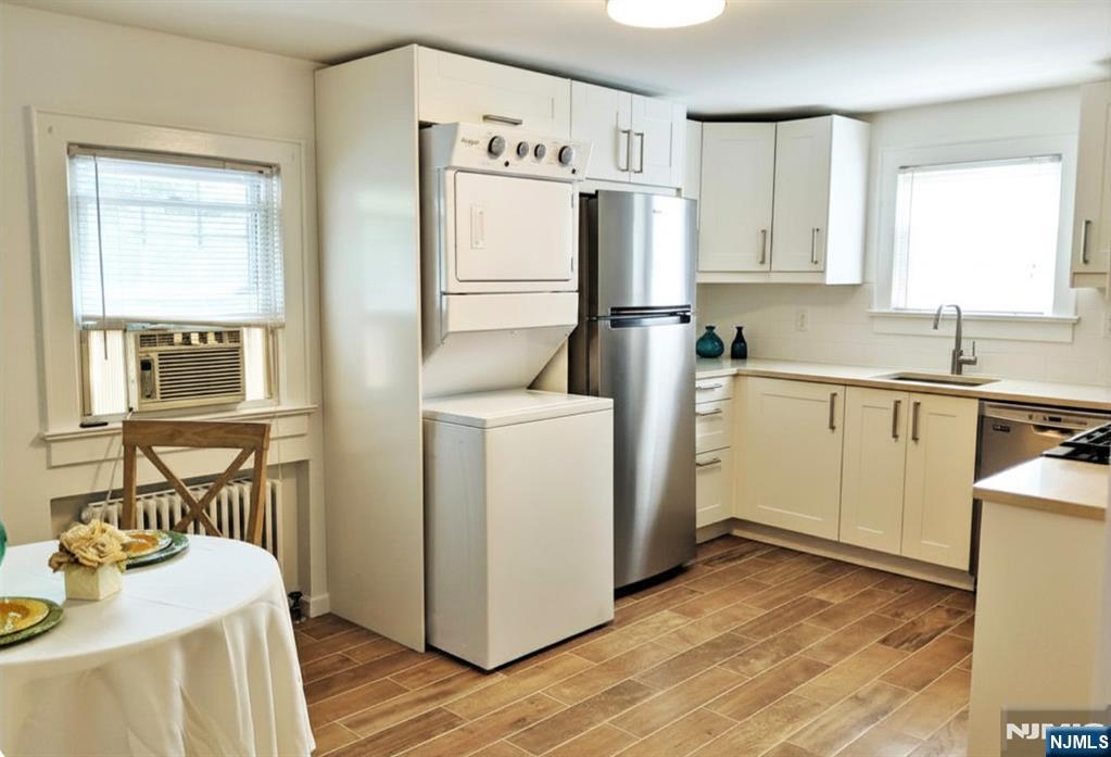 292 Wiley Place - Photo 2