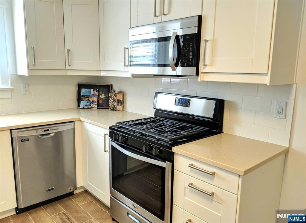 292 Wiley Place - Photo 4