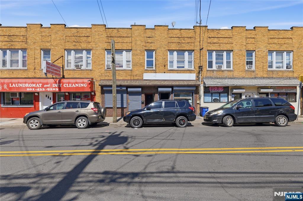153 Sterling Avenue 1st floor - Photo 2
