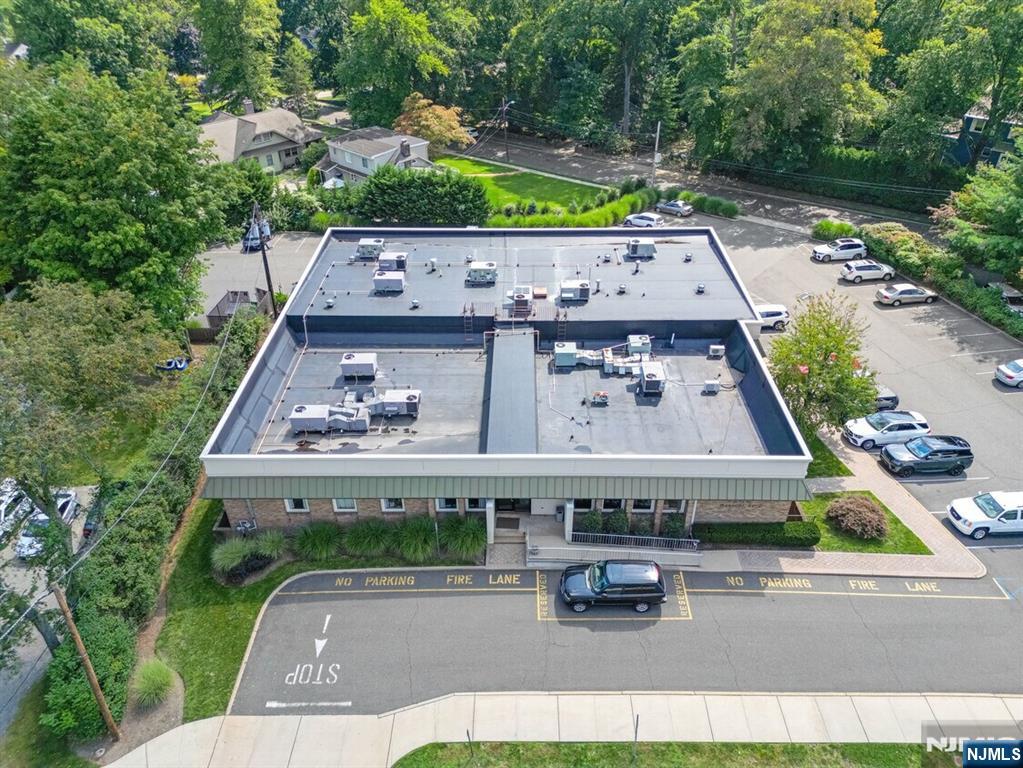 385 Maple Avenue - Photo 2