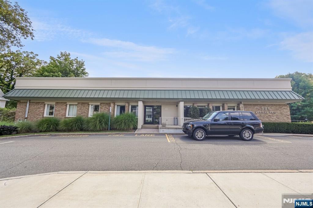 385 Maple Avenue, Glen Rock, NJ 07452 Listing Photo  11