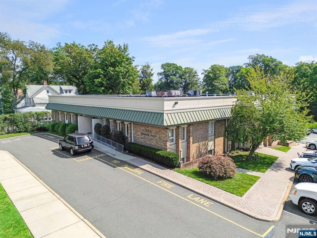 385 Maple Avenue, Glen Rock, NJ 07452 Listing Photo  5
