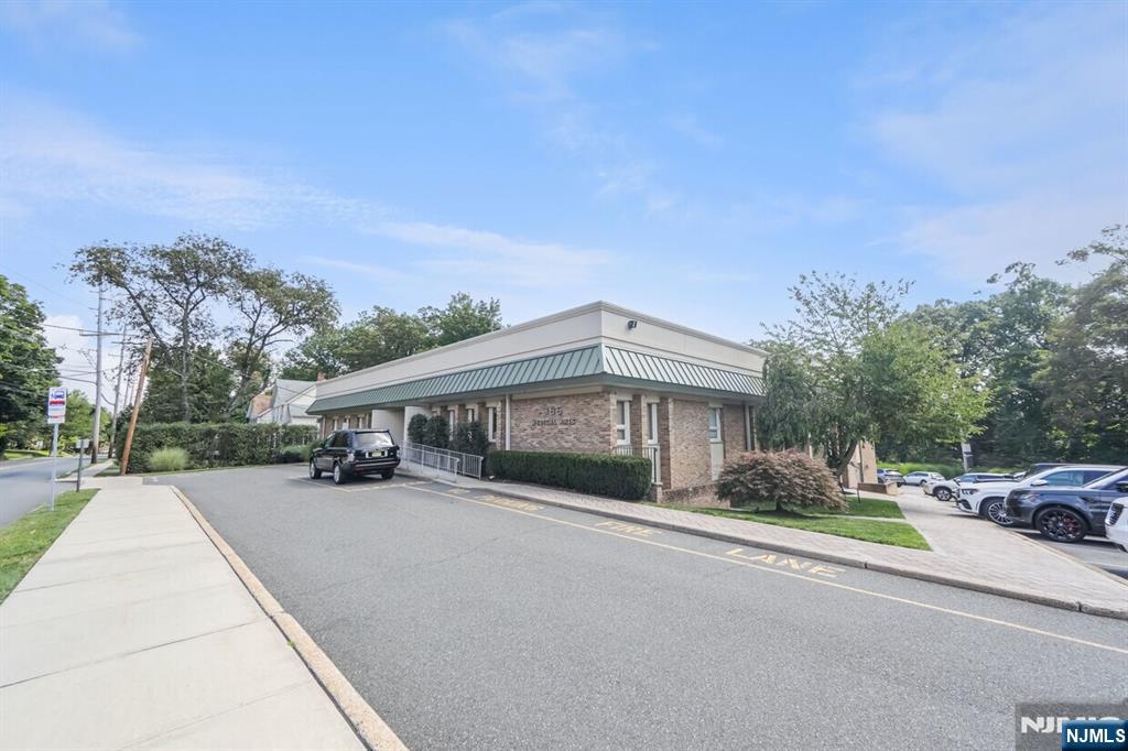 385 Maple Avenue, Glen Rock, NJ 07452 Listing Photo  7