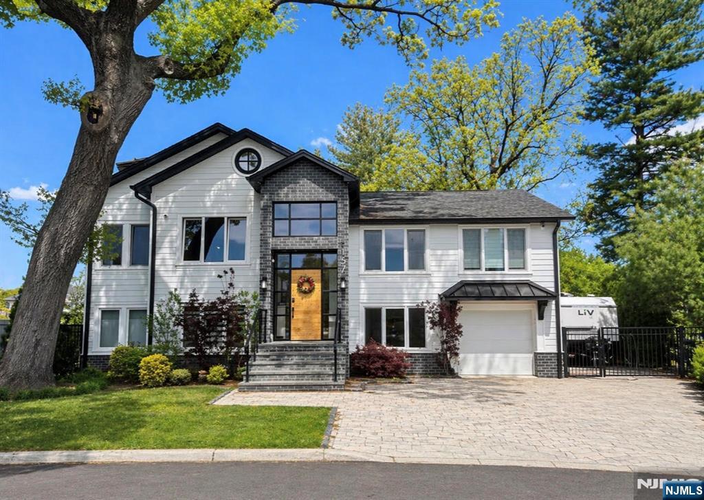 81 Chestnut Street, Allendale, NJ, 07401