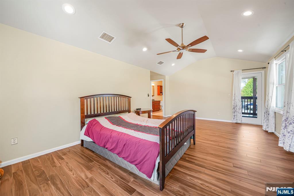 405 Burnet, Paramus, NJ 07652 Listing Photo  18
