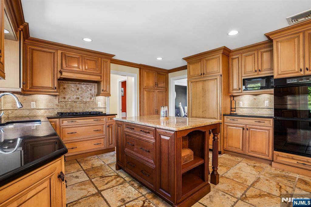 372 Lakeview Drive — photo 12