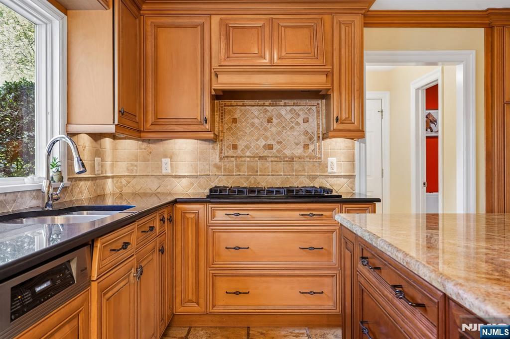 372 Lakeview Drive — photo 13