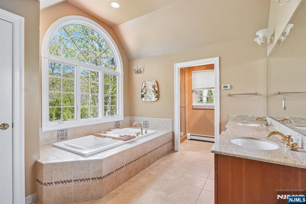 372 Lakeview Drive — photo 33