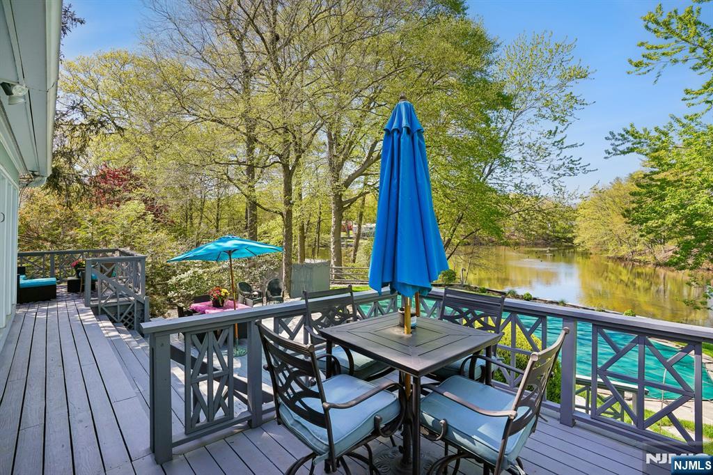 372 Lakeview Drive — photo 38