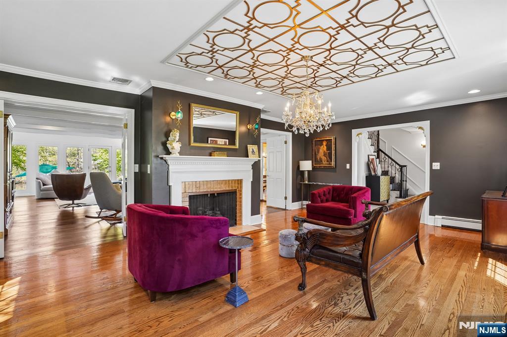 372 Lakeview Drive — photo 6