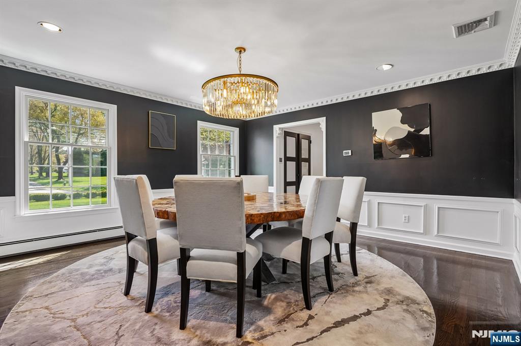372 Lakeview Drive — photo 9