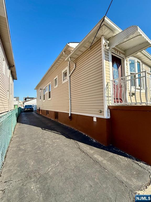195 Maple Street - Photo 2
