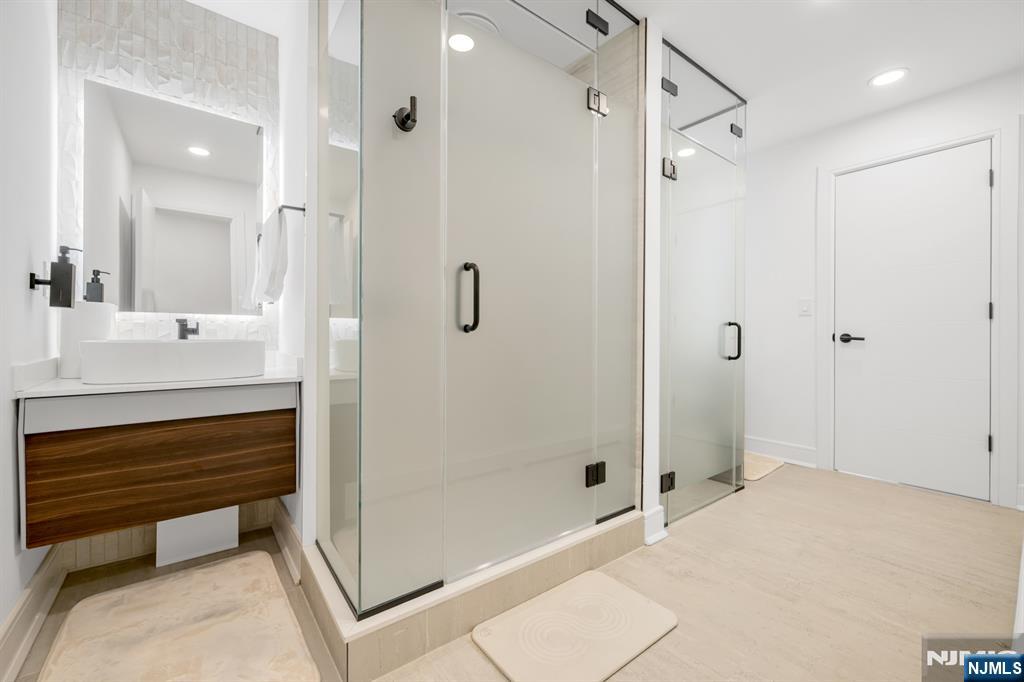 22 Berkshire Place, Englewood Cliffs, NJ 07632 Listing Photo  20